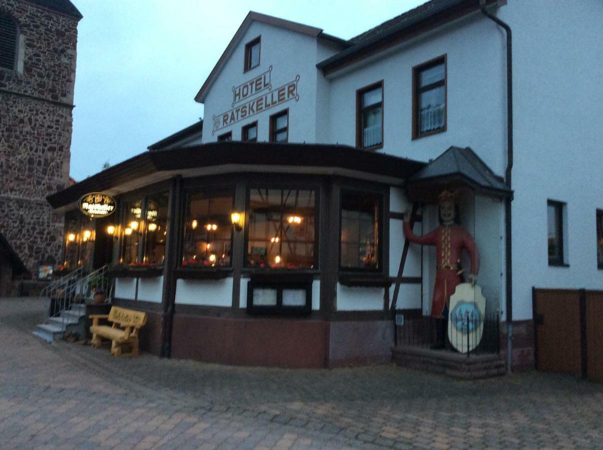 Hotel Ratskeller Neustadt Buitenkant foto