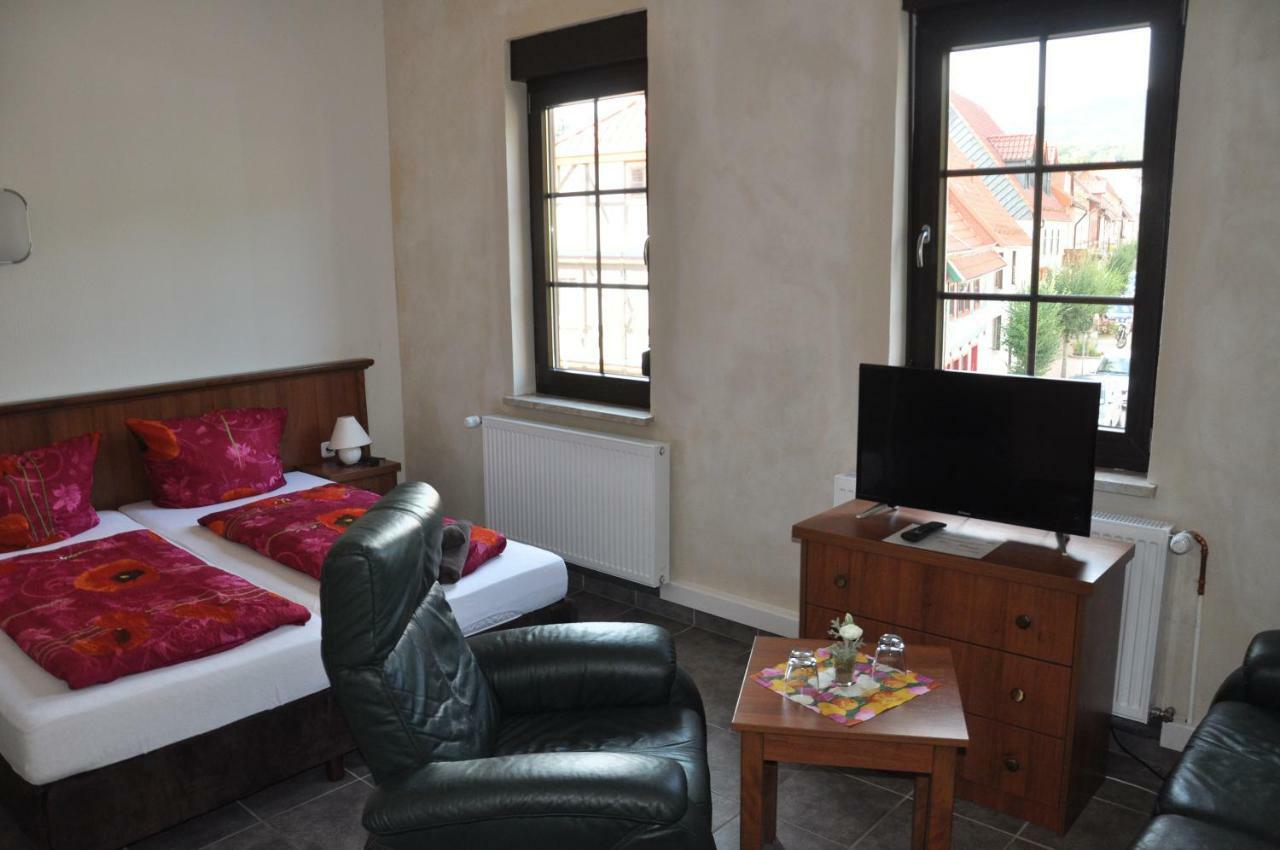 Hotel Ratskeller Neustadt Buitenkant foto